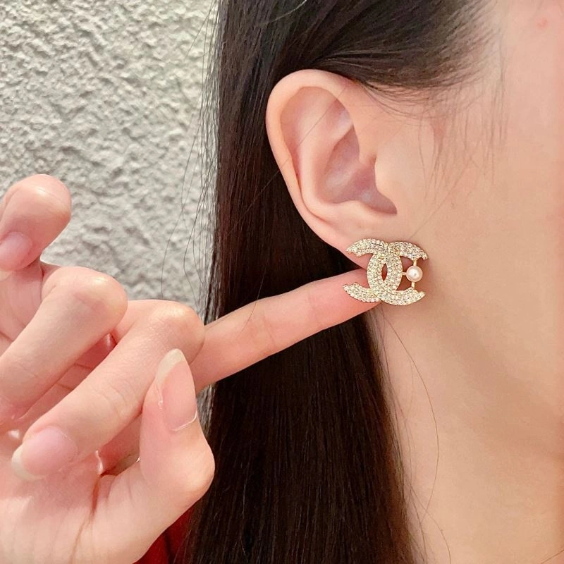 Chanel Earrings MoistureWicking 229018