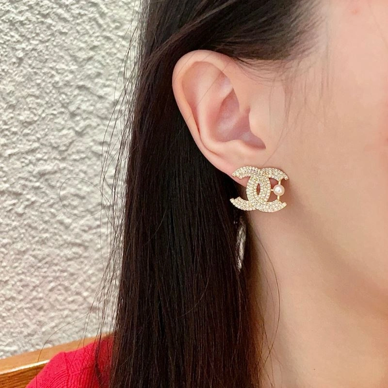 Chanel Earrings MoistureWicking 229018