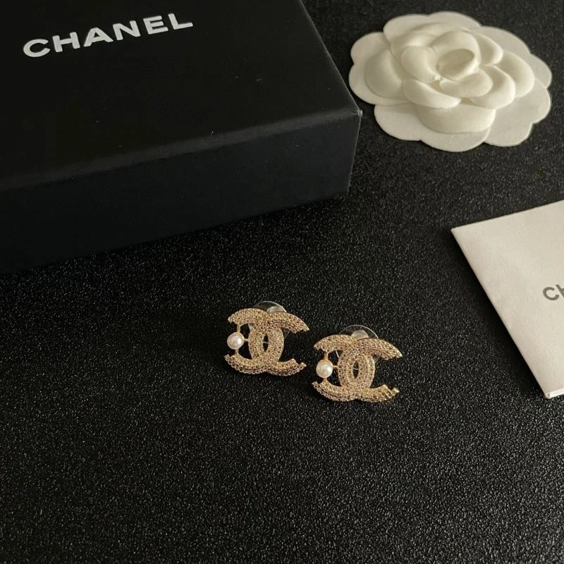Chanel Earrings MoistureWicking 229018
