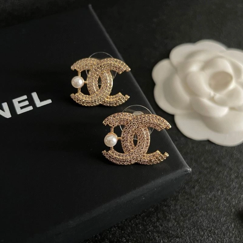 Chanel Earrings MoistureWicking 229018