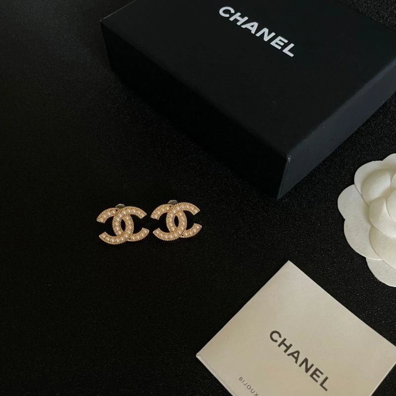 Compact Chanel Earrings 229057