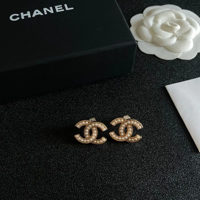 Compact Chanel Earrings 229057