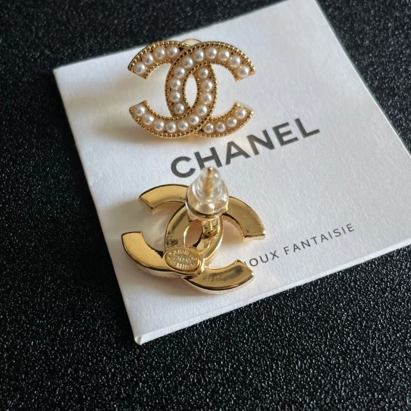 Compact Chanel Earrings 229057