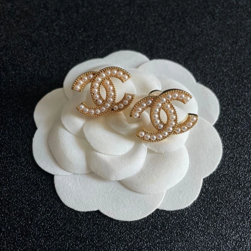 Compact Chanel Earrings 229057