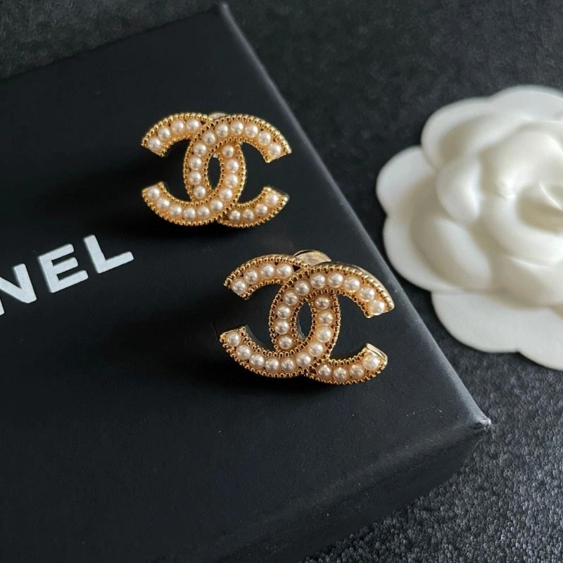 Compact Chanel Earrings 229057