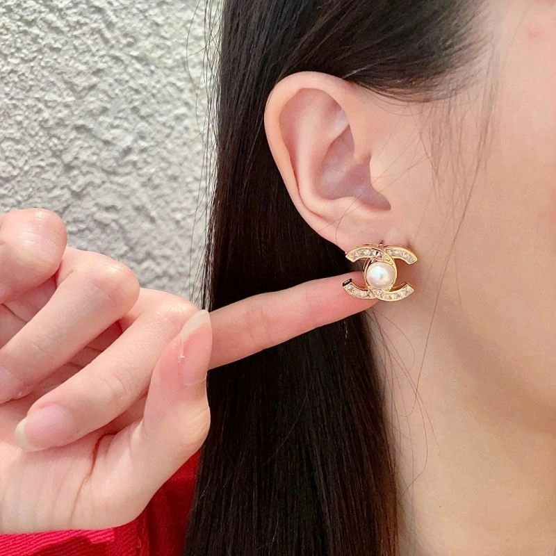 Chanel Earrings Youthful 229011
