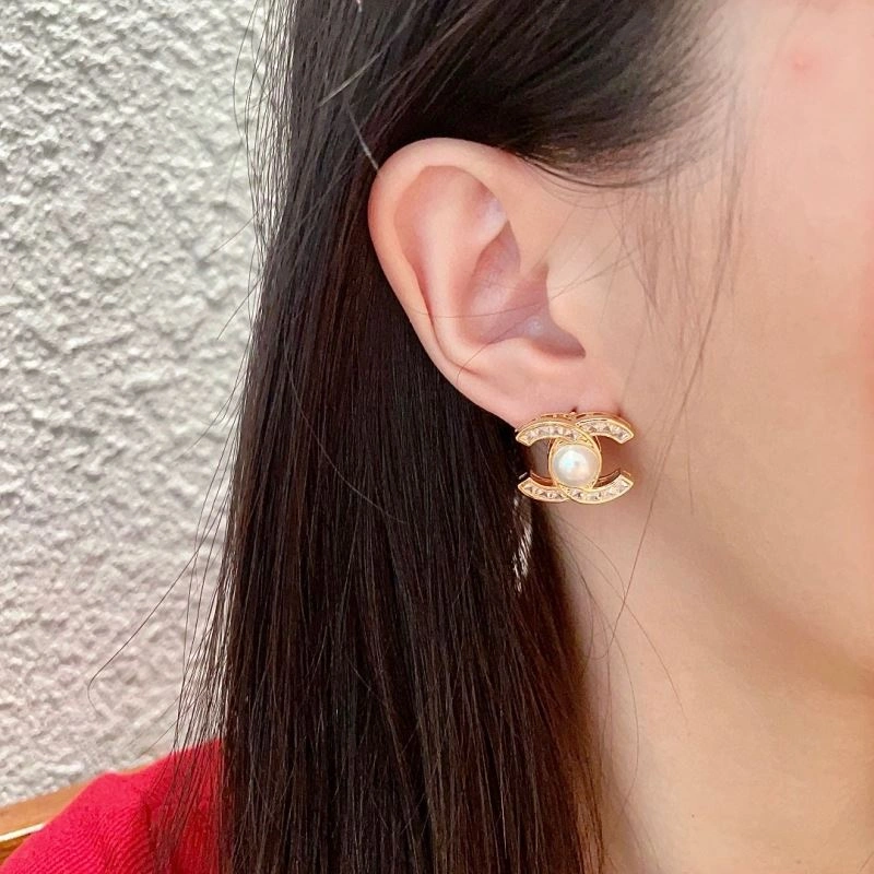 Chanel Earrings Youthful 229011