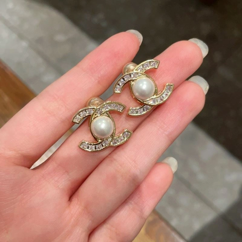 Chanel Earrings Youthful 229011