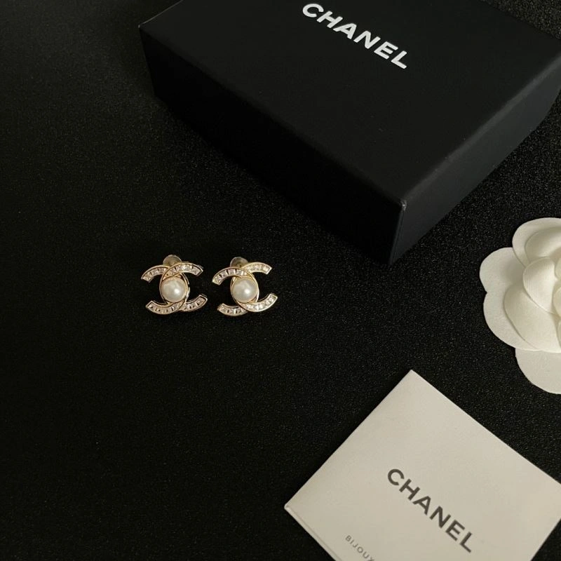 Chanel Earrings Youthful 229011