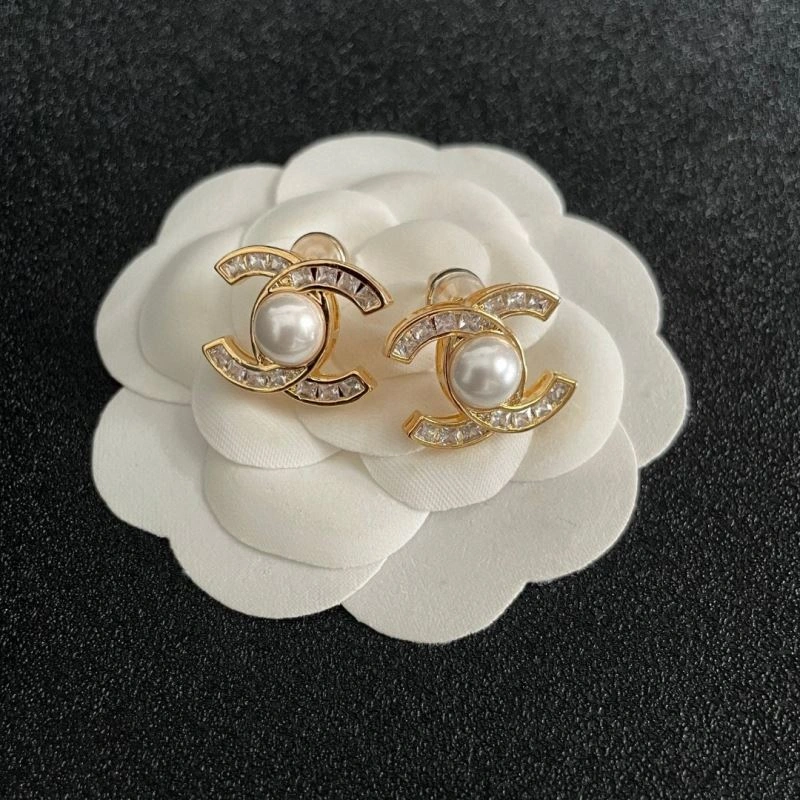Chanel Earrings Youthful 229011