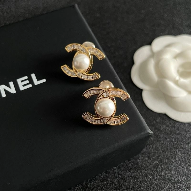 Chanel Earrings Youthful 229011