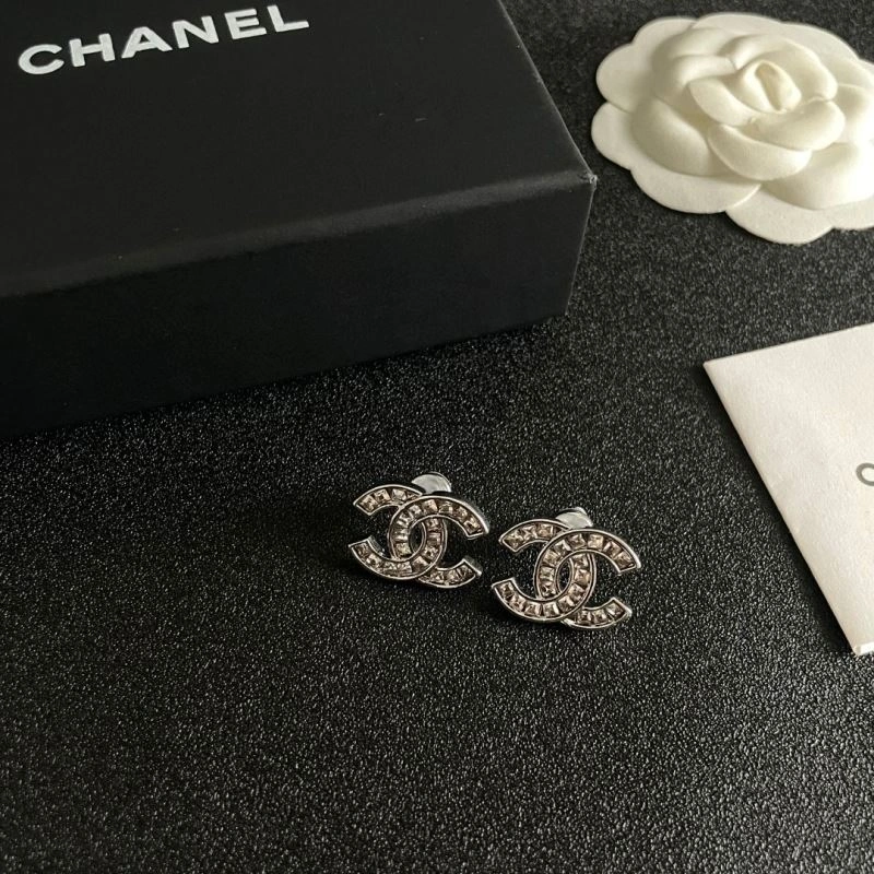 Chanel Earrings Sleek 229012