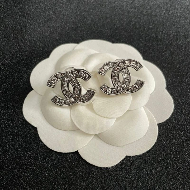 Chanel Earrings Sleek 229012