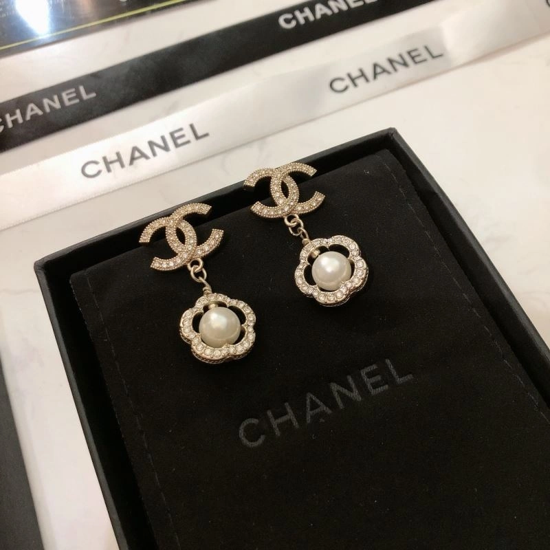 Chanel Earrings Trendsetting 229016