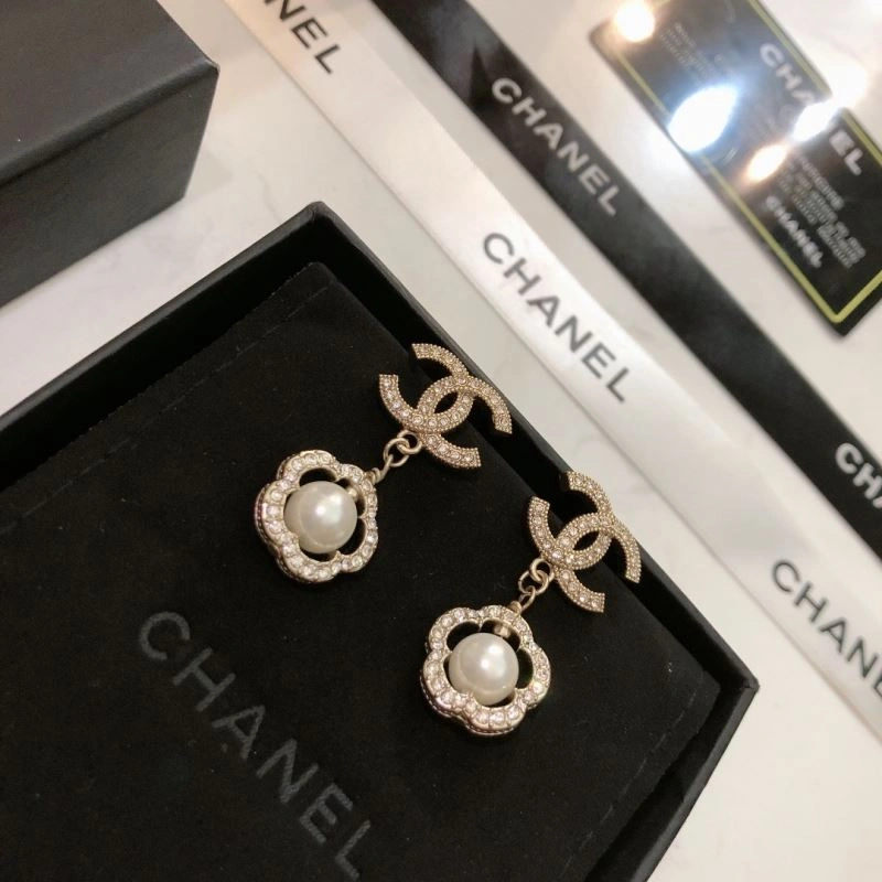 Chanel Earrings Trendsetting 229016
