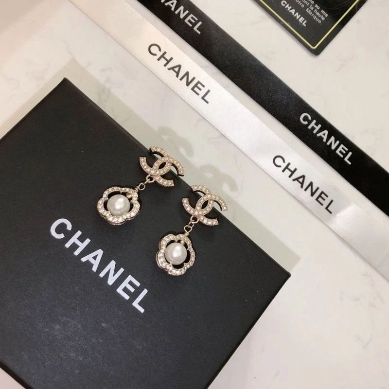 Chanel Earrings Trendsetting 229016