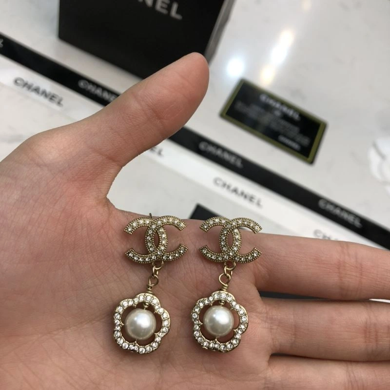 Chanel Earrings Trendsetting 229016