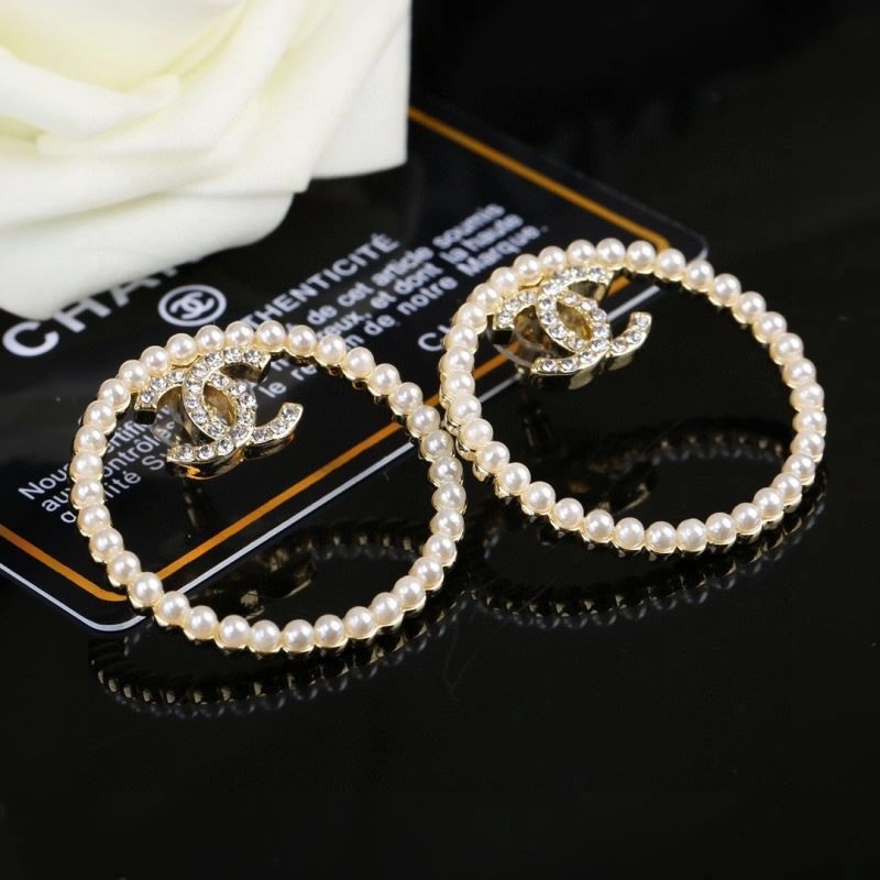 Compact Chanel Earrings 228972
