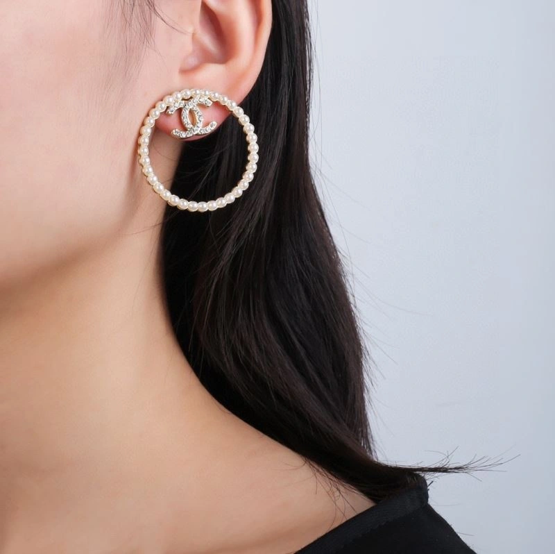 Compact Chanel Earrings 228972