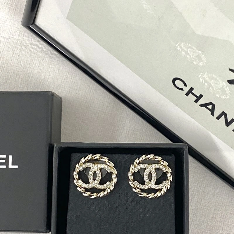 WellDesigned Chanel Earrings 228959