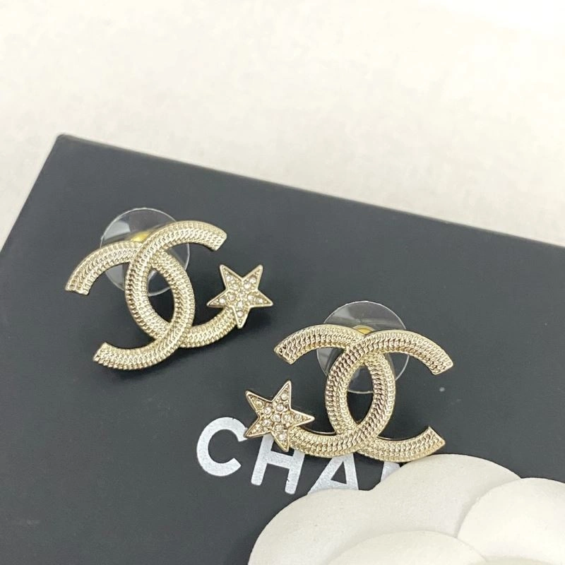 Cozy Chanel Earrings 228952