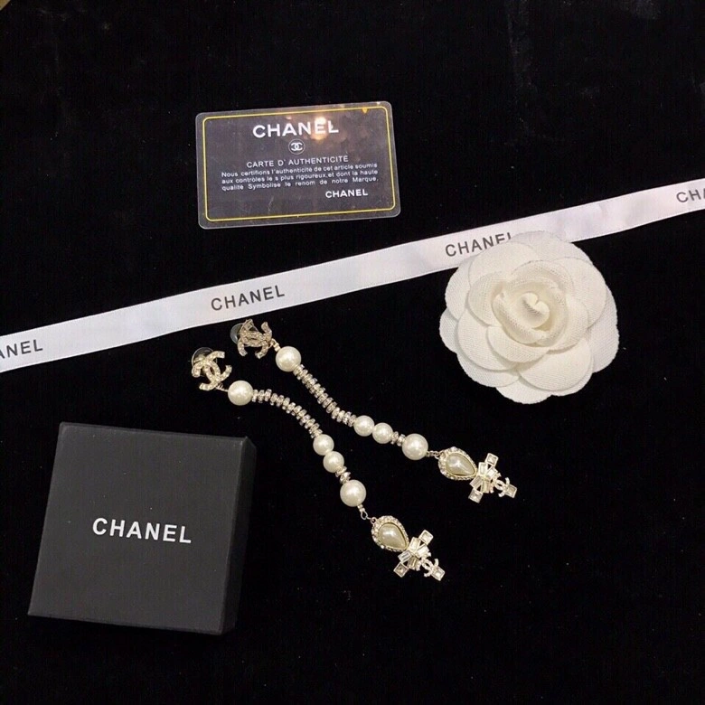Sporty Chanel Earrings 228963