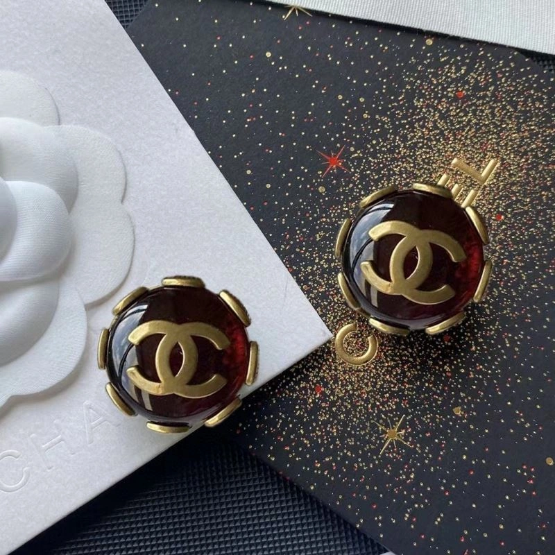 Unique Chanel Earrings 228944