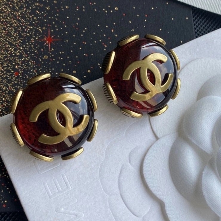 Unique Chanel Earrings 228944