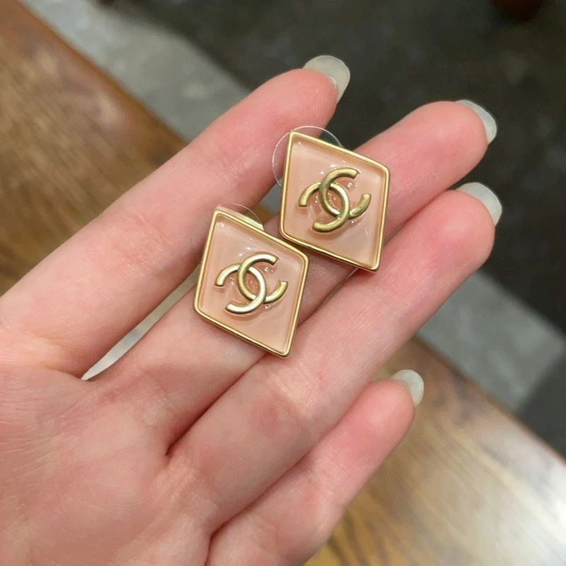 Chanel Earrings Versatile 228951