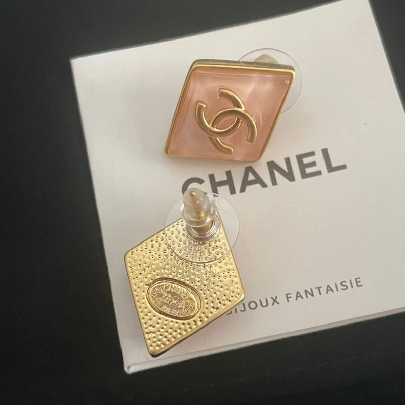 Chanel Earrings Versatile 228951