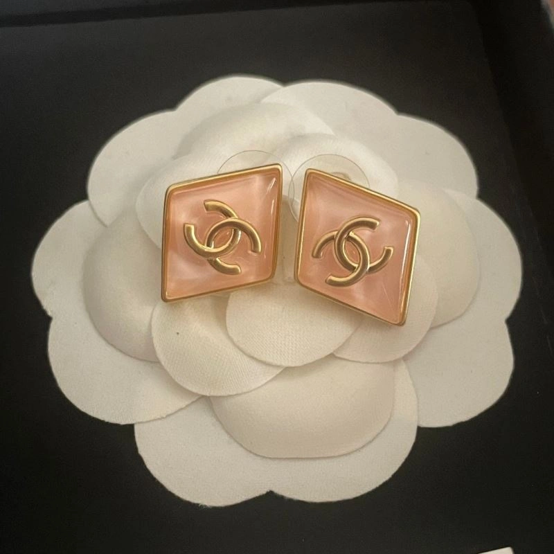Chanel Earrings Versatile 228951
