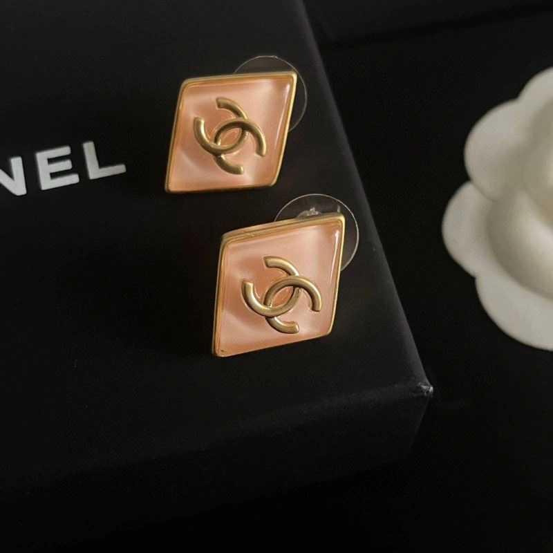 Chanel Earrings Versatile 228951