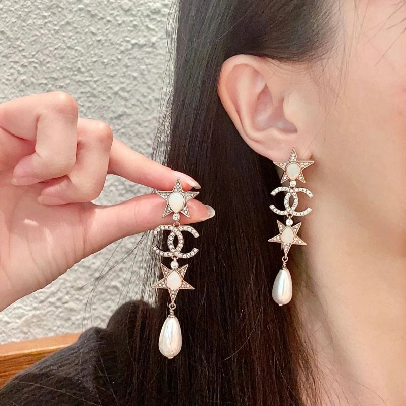 Chanel Earrings Supportive 228931