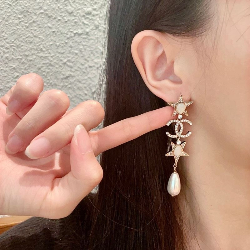 Chanel Earrings Supportive 228931