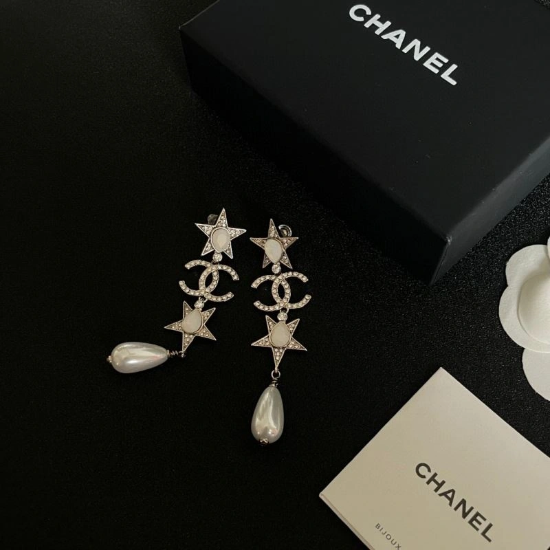 Chanel Earrings Supportive 228931