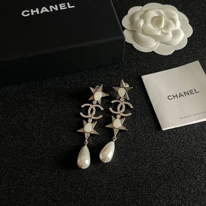 Chanel Earrings Supportive 228931