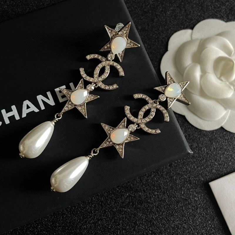 Chanel Earrings Supportive 228931