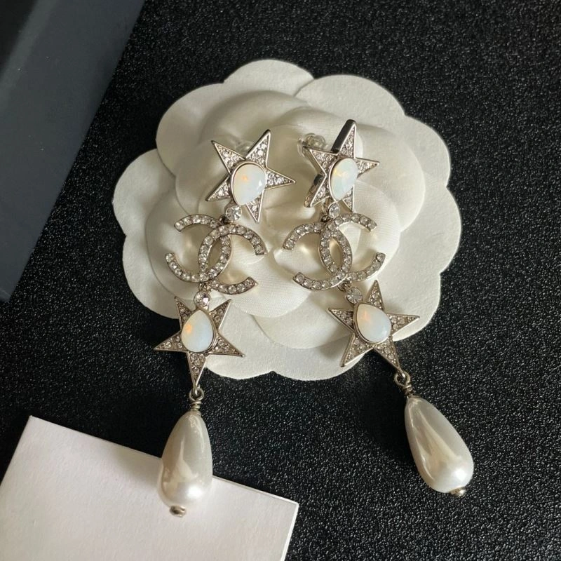 Chanel Earrings Supportive 228931