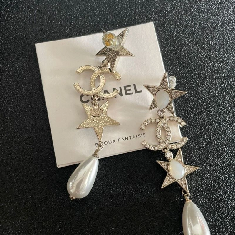 Chanel Earrings Supportive 228931