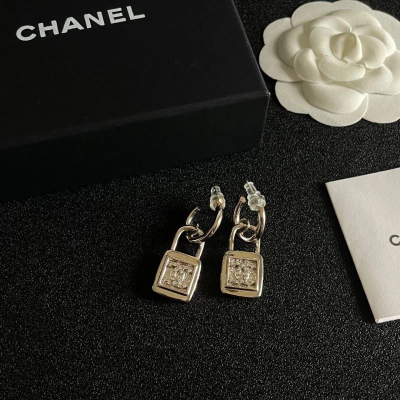 Popular Chanel Earrings 228928