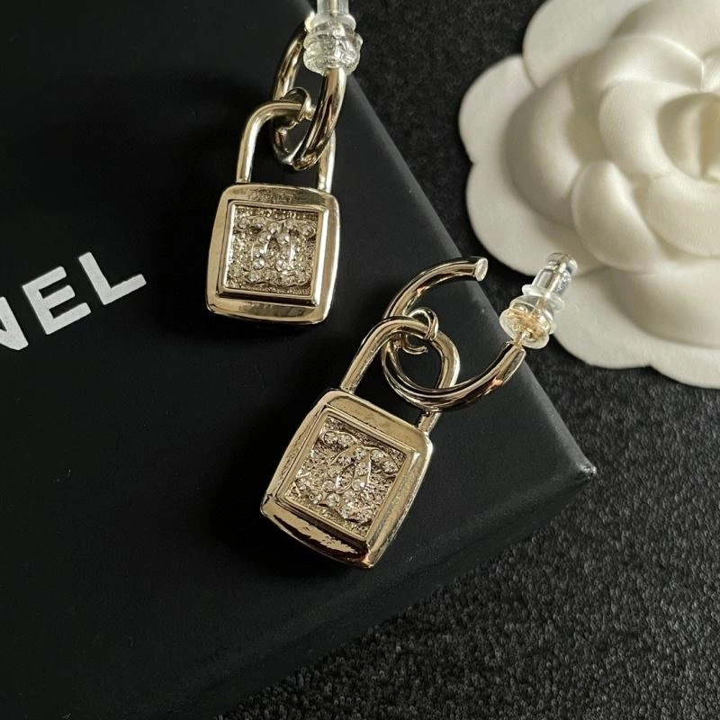 Popular Chanel Earrings 228928