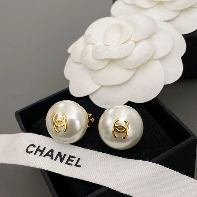 Chanel Earrings Durable 228927