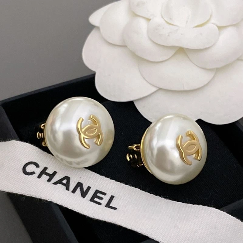 Chanel Earrings Durable 228927