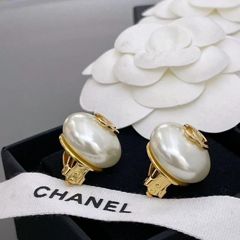 Chanel Earrings Durable 228927