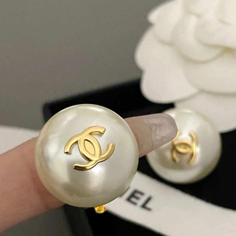 Chanel Earrings Durable 228927
