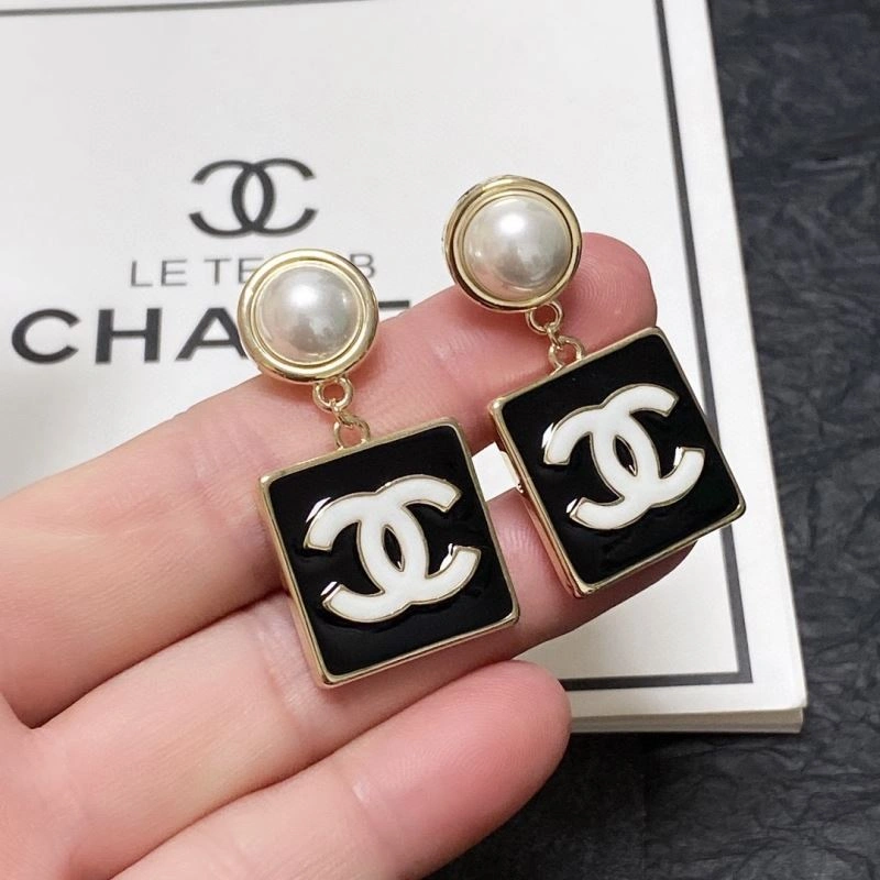 Chanel Earrings EyeCatching 228997