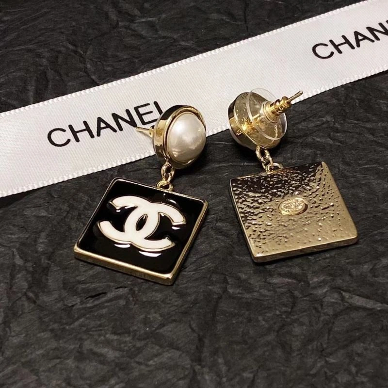 Chanel Earrings EyeCatching 228997