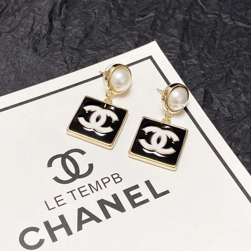 Chanel Earrings EyeCatching 228997