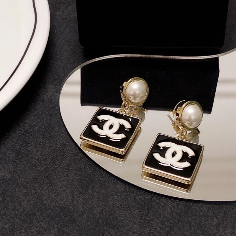 Chanel Earrings EyeCatching 228997