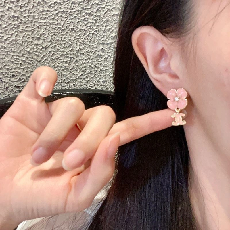 Sporty Chanel Earrings 228938